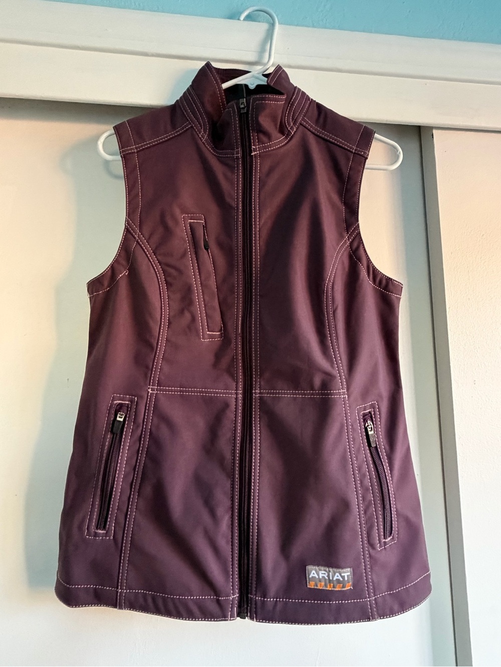 Ariat Women's Plum Zip-Front Softshell Vest